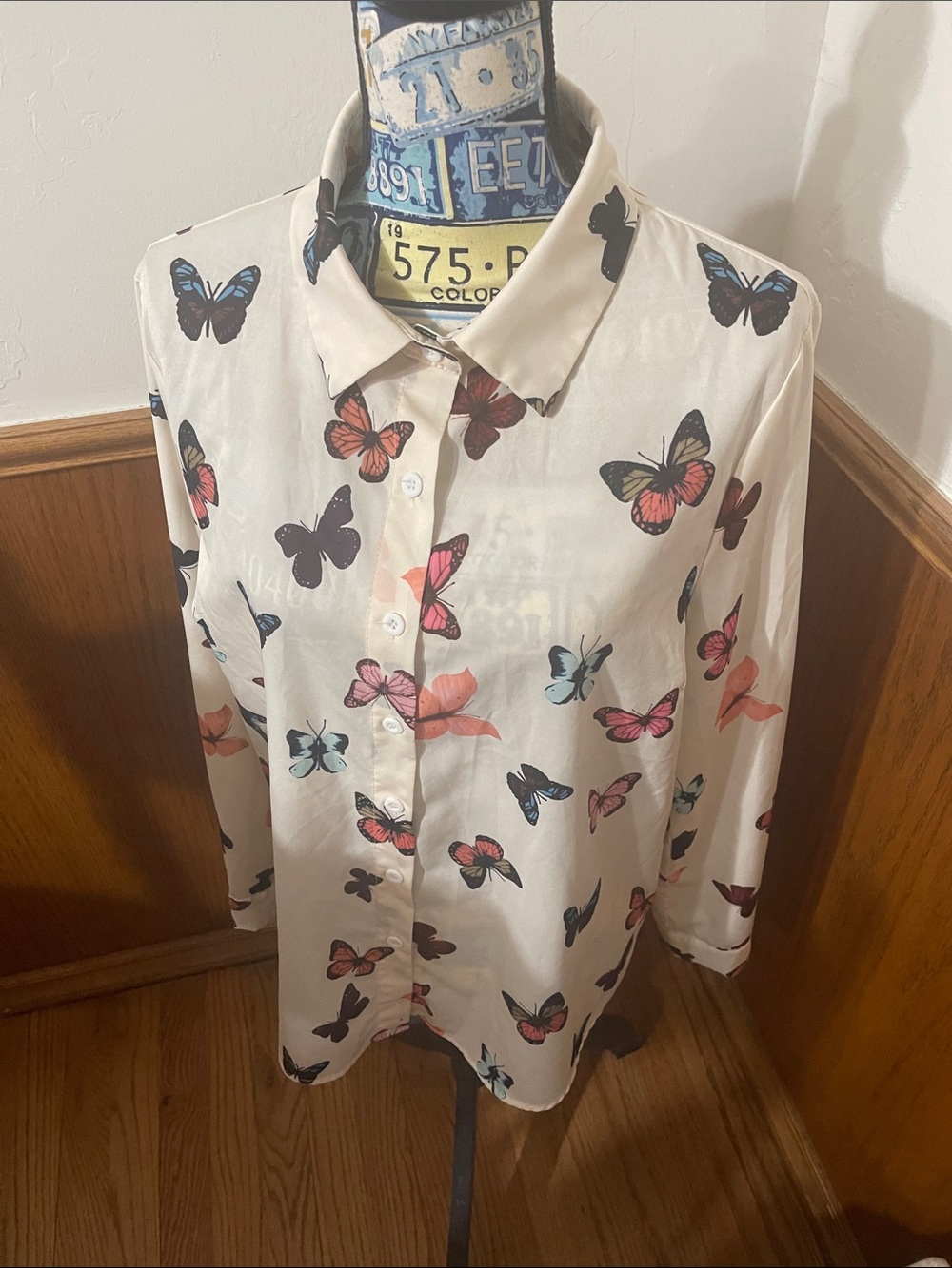 SHEIN Butterfly Print Button-Up Blouse in Cream with Multicolor Accents